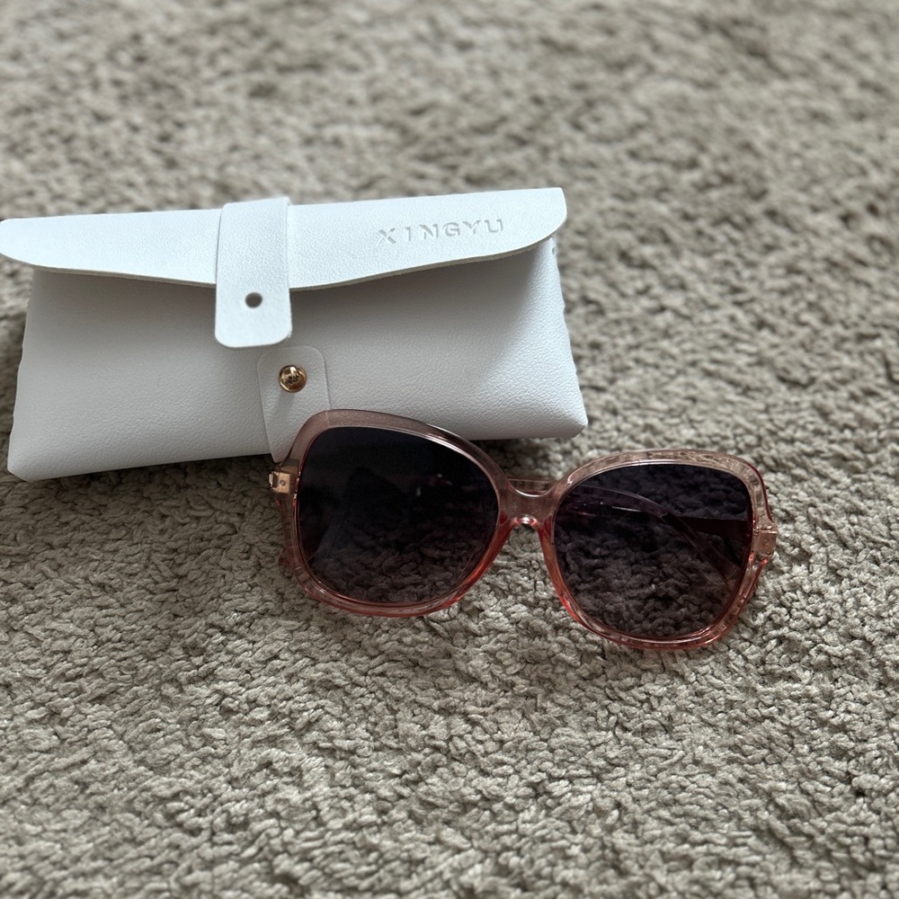 Women’s Trendy Sunglassess ✨